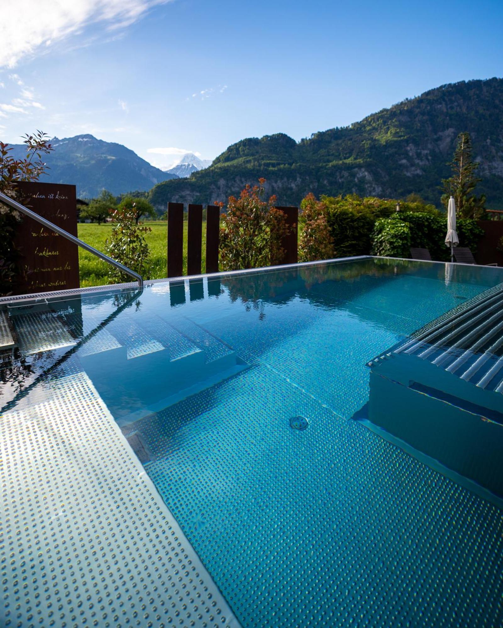 Salzano Hotel - Spa - Restaurant Unterseen エクステリア 写真